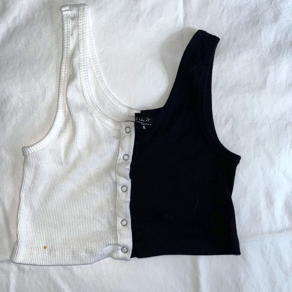 half black half white color block cropped tank